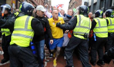 Rubbish attempt at shoot-the-gap, nil point!