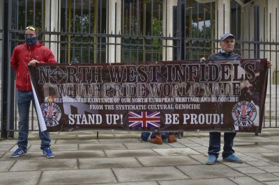 1432587796-farright-protestors-convene-on-us-embassy-in-london-united-kingdom_7680663