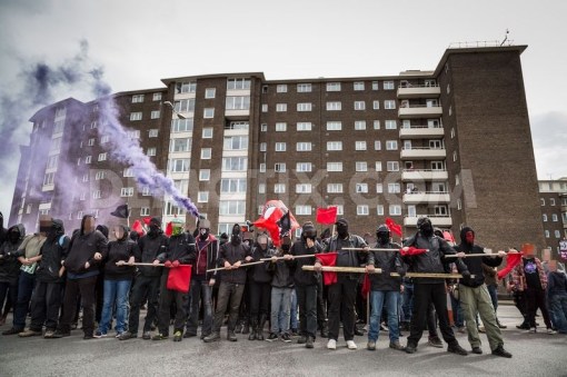 Antifascists block the neo-nazi march route.